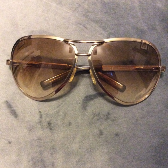 Gucci Accessories - Gucci Aviator glasses.